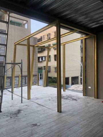 廣宬工程行 - 鐵桿上漆