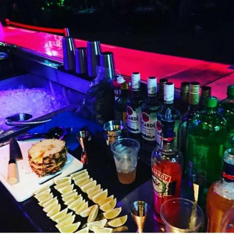 王毓齊 - 舞會夜店場合