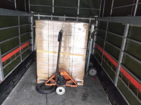 余弦樺 - 配送上車