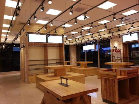 工匠創意空間 - 品牌服飾設計施工