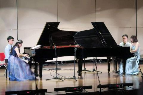 林韋彤 - 雙鋼琴演出
