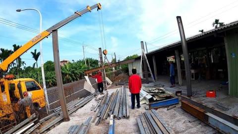 拾捌 屏東拖吊車/屏東道路救援/高雄拖吊車/高雄道路救援 - 鋼構搭建吊掛作業