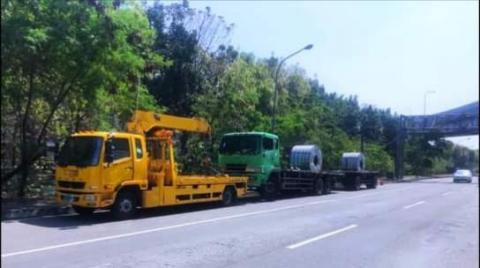 拾捌 屏東拖吊車/屏東道路救援/高雄拖吊車/高雄道路救援 - 道路救援 拖吊作業