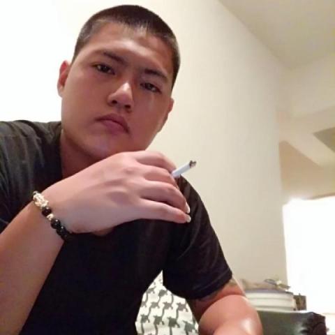 提供油漆店高雄服務的專家凌啟豪