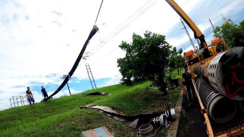 拾捌 屏東拖吊車/屏東道路救援/高雄拖吊車/高雄道路救援 - 物品吊掛作業