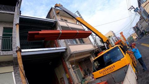 拾捌 屏東拖吊車/屏東道路救援/高雄拖吊車/高雄道路救援 - 物品吊掛作業