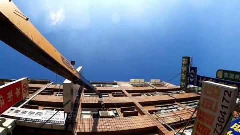 拾捌 屏東拖吊車/屏東道路救援/高雄拖吊車/高雄道路救援 - 高樓層吊掛作業