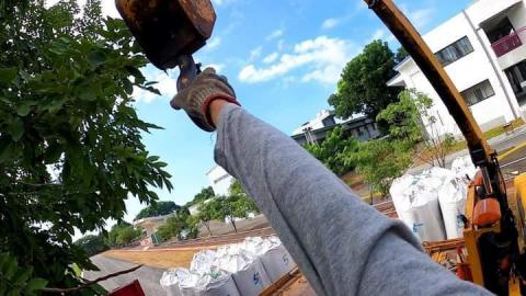 拾捌 屏東拖吊車/屏東道路救援/高雄拖吊車/高雄道路救援 - 物品吊掛作業