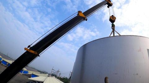 拾捌 屏東拖吊車/屏東道路救援/高雄拖吊車/高雄道路救援 - 水塔吊掛作業