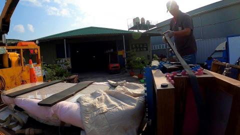 拾捌 屏東拖吊車/屏東道路救援/高雄拖吊車/高雄道路救援 - 藝品吊掛 載運作業