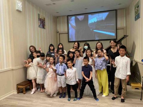 台北鋼琴老師涂玟棋 - 