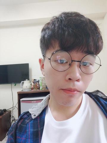 提供問卷分析法服務的專家陳政穎