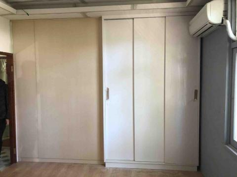 劉冠明 - 衣櫥修改 新增拉門
霧面美耐板純白