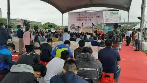 流行鋼琴電子琴自彈自唱～丹尼～樂團表演 - 桃園農機展