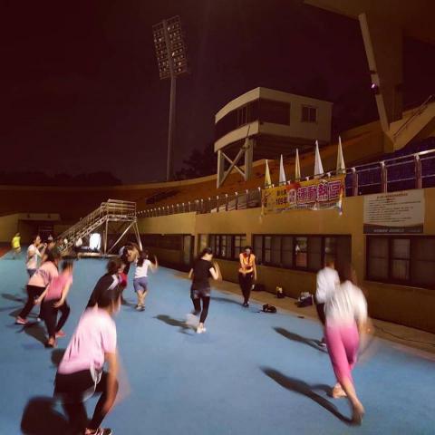 李怡動 - 動感韻律舞指導