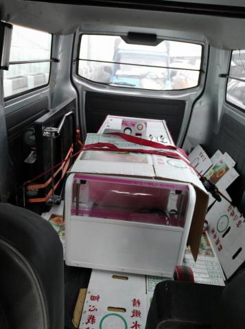 一台車凸歸呆丸 - 娃娃機由台北送往羅東