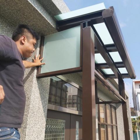 蕭仁豪 - 遮雨棚