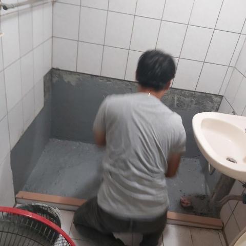 蕭仁豪 - 拆除浴缸，磁磚復原