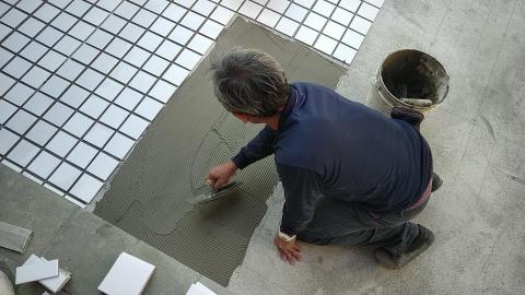 義和有限公司 - 地磚施工