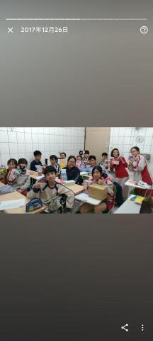 王馨珞 - 國三會考班＿難得小確幸之聖誕交換禮物英會活動！