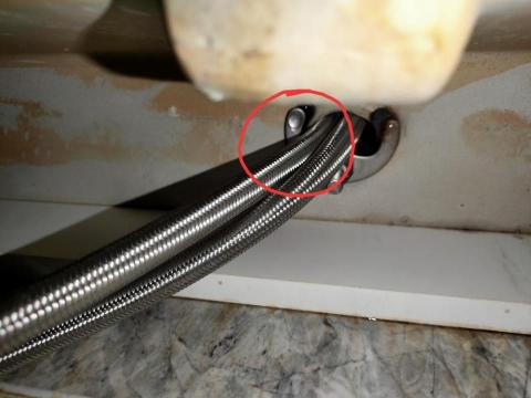 王紹仁 - 面盆龍頭漏水