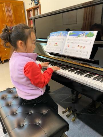 Lily 音樂老師 - 六歲就會看譜