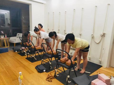 徐瓦瑜珈 - 腰部舒緩，找到正位與舒適的身體空間