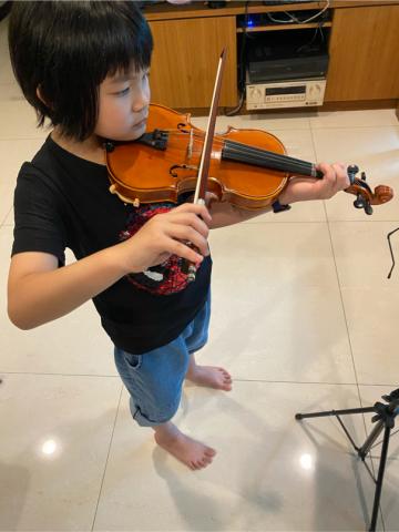 Lily 音樂老師 - 到府教課 小提琴兩年