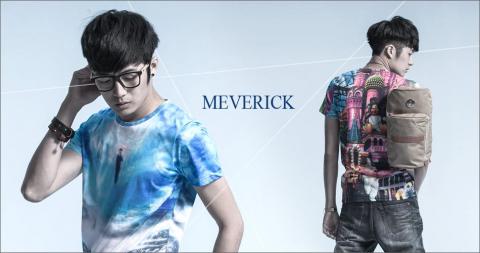 ZERO電商視覺設計 - Banner設計
兩款風格完全不同的T-shirt
要如何做成一塊Banner?
不能每次都想要貪心的露出正面
這樣會互相搶了彼此的視覺焦點
透過一正一反的照片
不去背  將兩張接合成一張
用光束連接起兩人的關連性
原本可能是兩個平面的人
變成了3D空間的對話 ZERO電商視覺設計 - Banner設計
兩款風格完全不同的T-shirt
要如何做成一塊Banner?
不能每次都想要貪心的露出正面
這樣會互相搶了彼此的視覺焦點
透過一正一反的照片
不去背  將兩張接合成一張
用光束連接起兩人的關連性
原本可能是兩個平面的人
變成了3D空間的對話