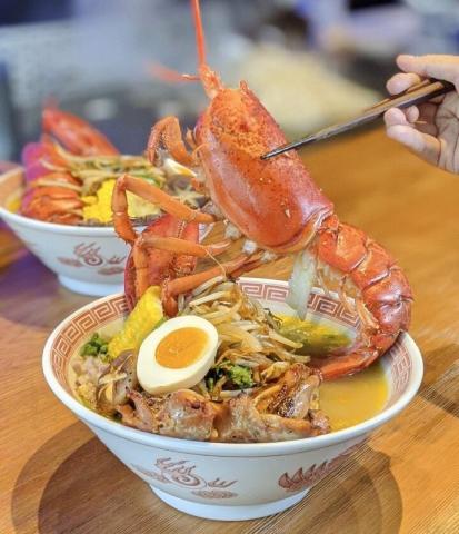 肉依小姐吃什麼 - 中壢美食
織田信長拉麵