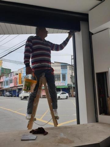 幸福油漆 - 這是在楊梅市連瑣飲料店的施工現場～