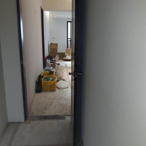 黃凡瑞 - 民宅門斗門片噴漆