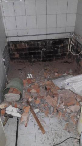 祉蒽 - 浴室拆除後