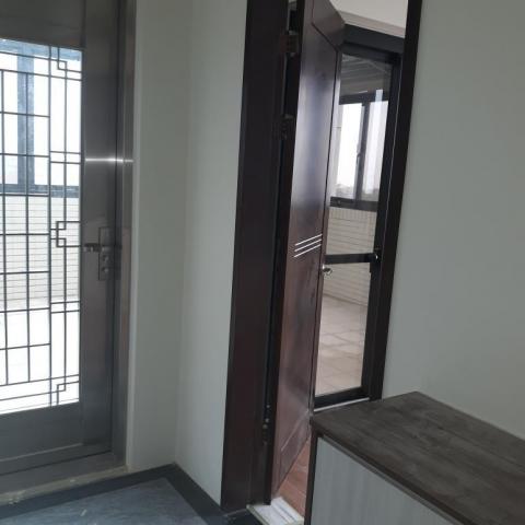 黃凡瑞 - 民宅門斗門片噴漆 2