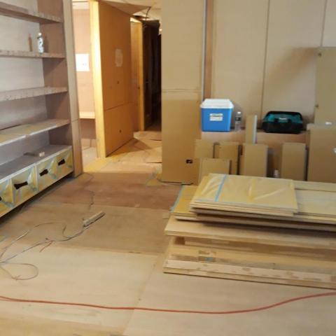 黃凡瑞 - 七期豪宅門片噴烤作業