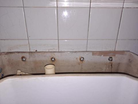 林志成 - 馬桶水箱鬆脫打壁虎固定