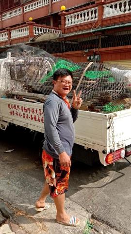 藍全能工作室 - 台南市東區,空地上架子拆除廢棄物清運,山貓整地,鋪設點焊鋼筋網6mm*100mm*100mm,測量涉水坡度,混泥土2500磅210鋪設,完美無缺完工 藍全能工作室 - 台南市東區,空地上架子拆除廢棄物清運,山貓整地,鋪設點焊鋼筋網6mm*100mm*100mm,測量涉水坡度,混泥土2500磅210鋪設,完美無缺完工