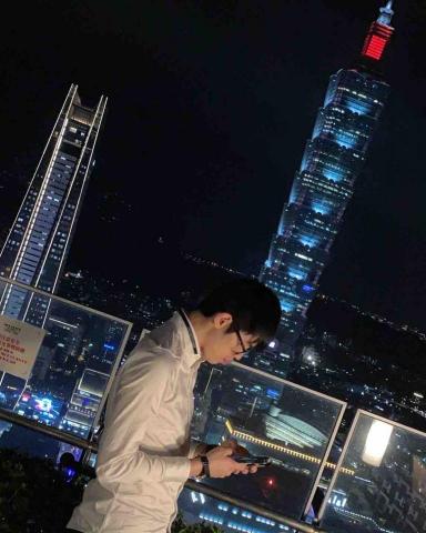 吳承相 - 提供封面設計的專家 吳承相 - 提供封面設計的專家