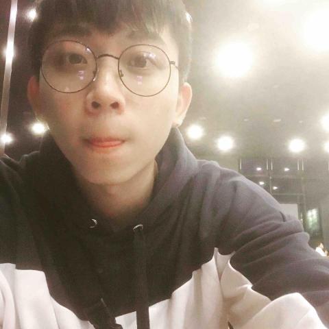 提供包包男生服務的專家鄭旭勝