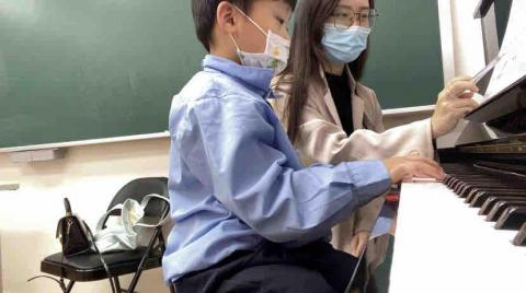 鍾Celine專業音樂教學 - 鋼琴