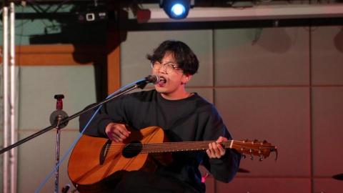 提供吉他表演服務的專家余冠廷