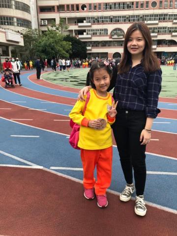 黃俞臻 - 陪伴小學生，包括上下學接送及參加學校活動