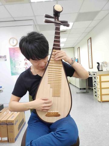 郭安琪 琵琶（三重區/無到府服務） - 琵琶家教