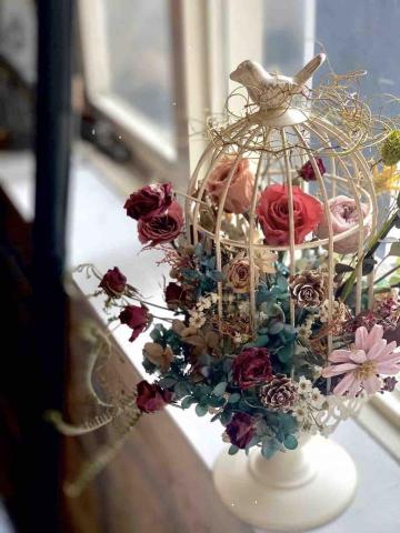 拾空花藝 - 不凋花鳥籠作品設計｜講師課程
2020的我們，被囚禁在國度裏，但，
心是無比的自在。像藤蔓一樣的恣意奔放！