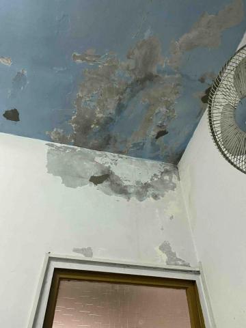 探吉水電 - 牆面壁癌龜裂處理前