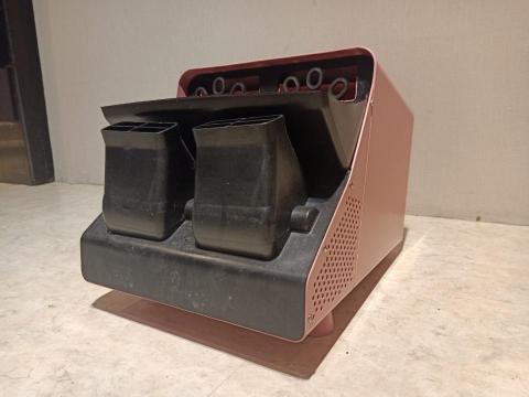 典典道具租借 - 泡泡機
NT$ 800
租金：800元
規格：電源110V
說明：提供泡泡濃縮液，可調製5KG泡泡水
備註：求婚婚禮 / 演唱活動 / 社團活動
     商品租借請洽業務窗口
公司電話：0965-139663
                  0933-957700
           ideaplansales2@gmail.com
