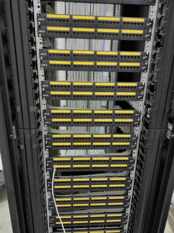 超高清資訊 - 機櫃施工