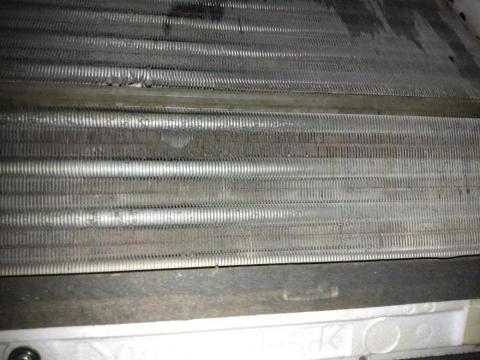 見康企業社 - 這是冷氣鋁排的部分
還沒清洗 灰塵的部分
這就是我們鼻子會過敏的 原因 見康企業社 - 這是冷氣鋁排的部分
還沒清洗 灰塵的部分
這就是我們鼻子會過敏的 原因