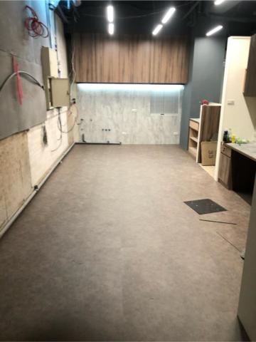 杰輝室內裝潢工程行 專業地板、窗簾、矽利康 - 3mm高耐磨石紋塑膠地板