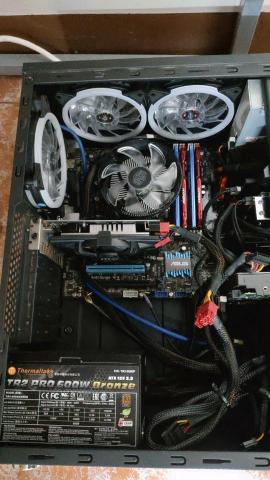 康微電腦 Kangwei Computer - 協助客戶組裝電腦，將老電腦升級記憶體及加裝風散